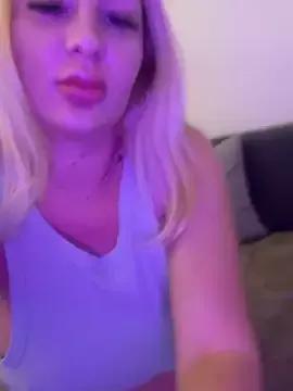 NellyExtraa from StripChat