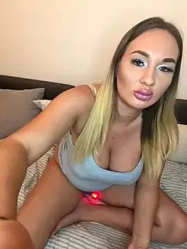 NellyExtraa from StripChat