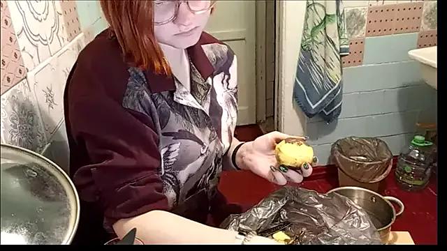 Nessa_Vessa from StripChat is Freechat