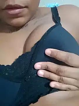 Nessinha12 from StripChat