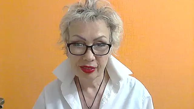 NessyJenixs from StripChat