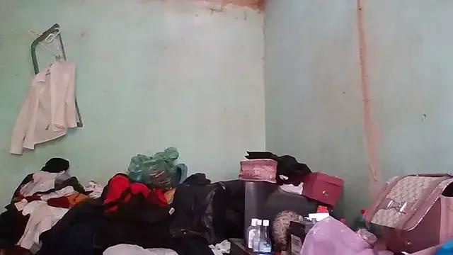 Nicky52 from StripChat is Freechat