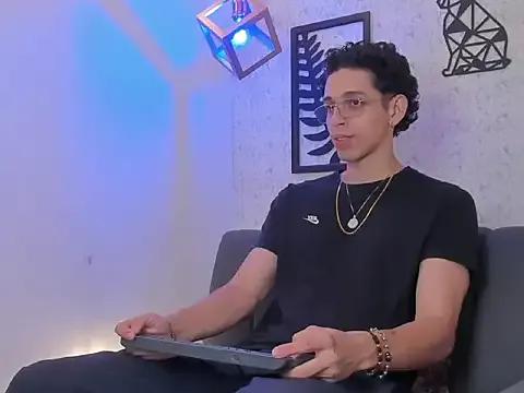 nicolai_drake from StripChat is Freechat