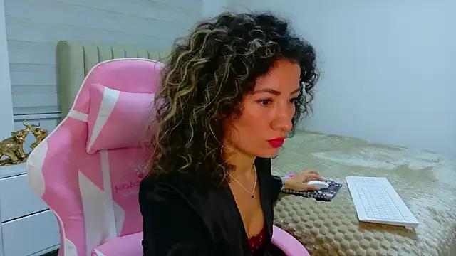 Nicolblossom1 from StripChat is Freechat