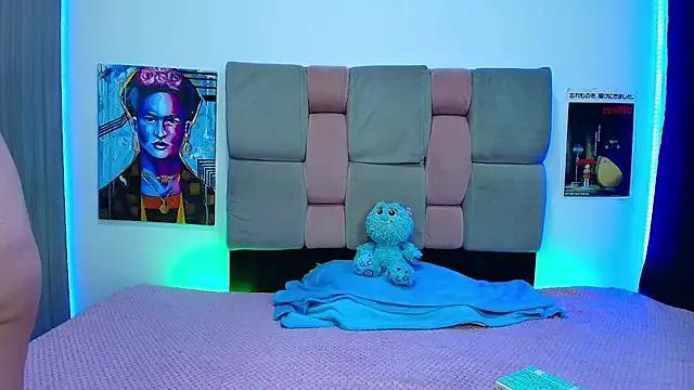 nicole_girl from StripChat is Freechat