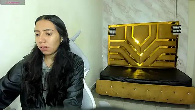 nicole_samanthaa from StripChat is Freechat