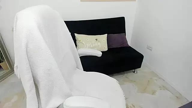 Nicole_Shine from StripChat is Freechat