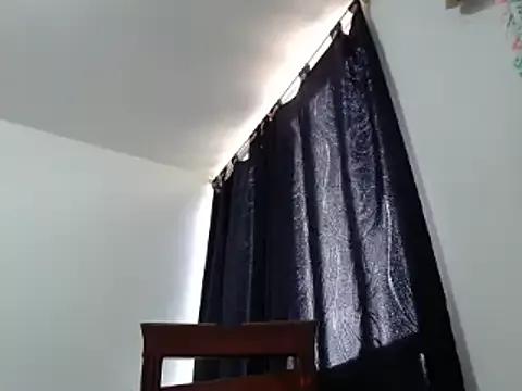 nicolle_milf1978 from StripChat is Freechat