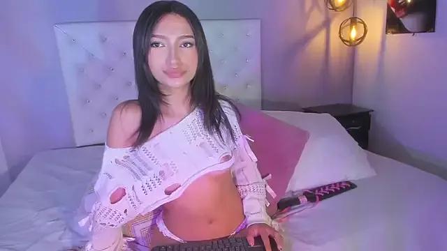 Nicollee_Heart from StripChat is Freechat
