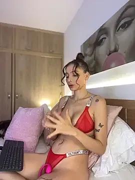 nicolleferragamo from StripChat is Freechat