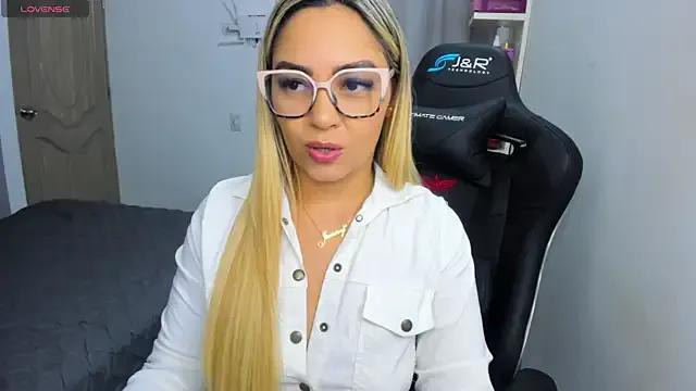 Try our streaming cams variety and talk on a personal level with our adorable girls streamers, showing off their bountiful shapes and dildos.