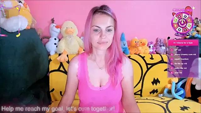 Try our streaming cams variety and talk on a personal level with our adorable girls streamers, showing off their bountiful shapes and dildos.