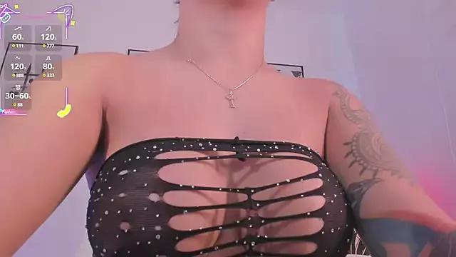 NiiaEvanss from StripChat is Freechat