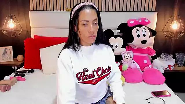 NiicolleMiller from StripChat