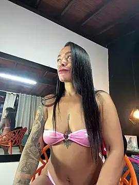 NiicolleMiller from StripChat