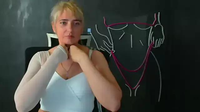 NikaEight from StripChat is Freechat