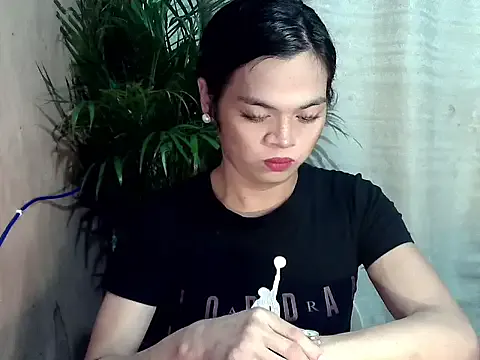 Nikah_loves_u from StripChat is Freechat