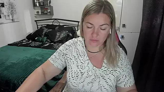 NikaSkylink from StripChat is Freechat