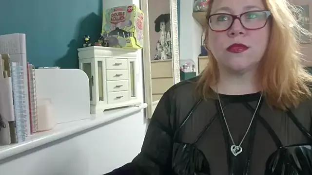 NikiDeeOfficial from StripChat