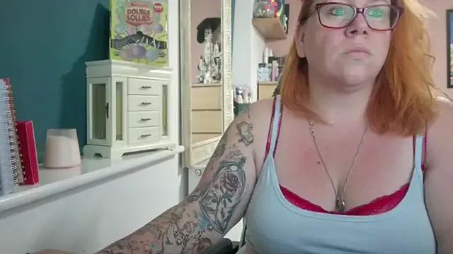 NikiDeeOfficial from StripChat