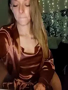 Nikiita343 from StripChat