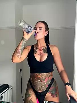 Nikki__Foxx from StripChat