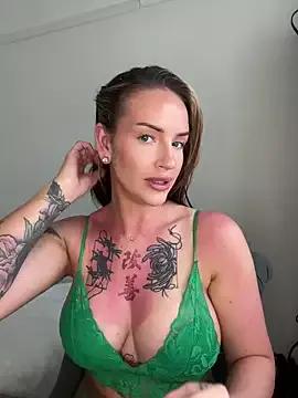 Nikki__Foxx from StripChat