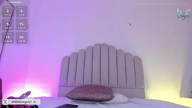 Try our streaming cams variety and talk on a personal level with our adorable girls streamers, showing off their bountiful shapes and dildos.