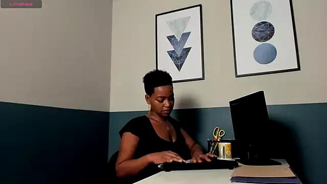 nikki_bubblez from StripChat