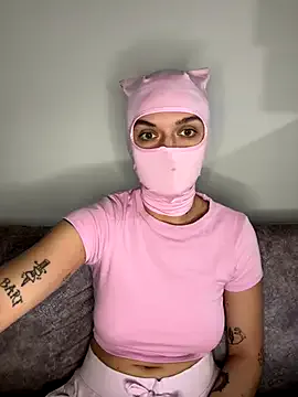 Nikki_Hoee on StripChat 