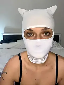 Nikki_Hoee on StripChat 