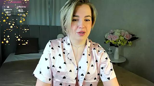 Nikki_Kai from StripChat