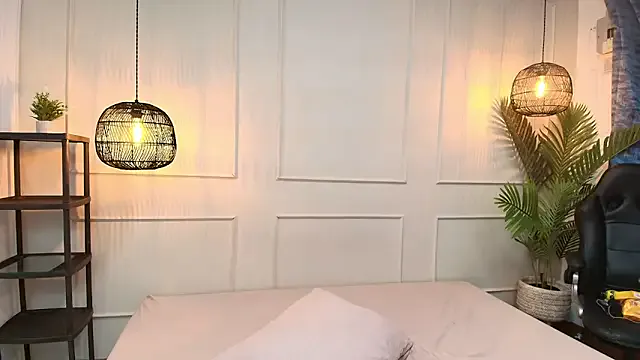 Nikki_Vesper from StripChat