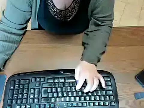 NikkiHolland from StripChat