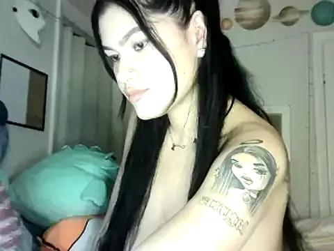 nikkikittyx3 from StripChat