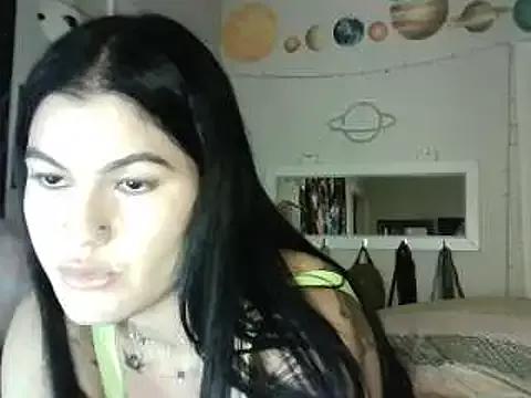 nikkikittyx3 from StripChat