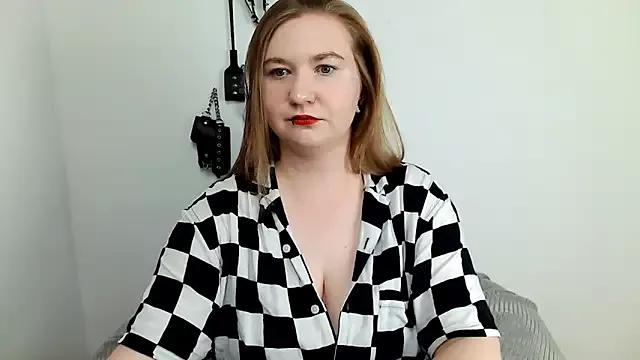 NikkiTease from StripChat