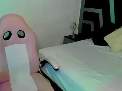 Nikky_Bender from StripChat