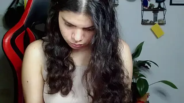 Nikkykora15 on StripChat 
