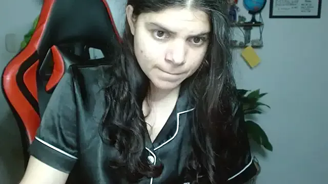 Nikkykora15 on StripChat 