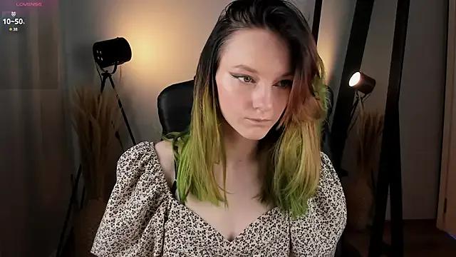 Nilliee_Sugar from StripChat is Freechat