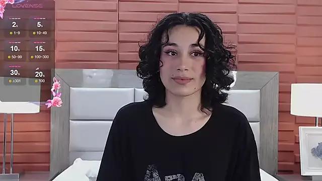Nina_Saenz_ from StripChat