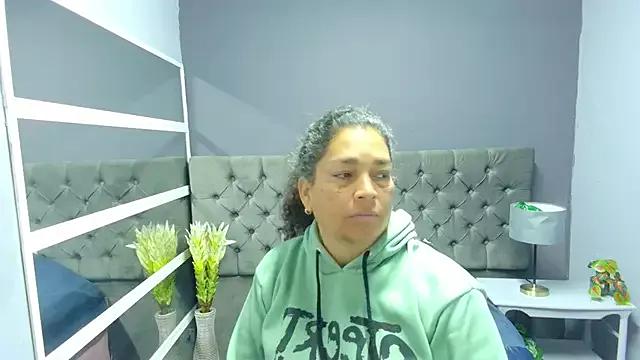 NinaBlazee from StripChat