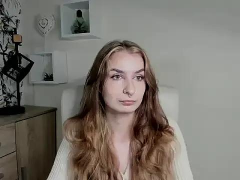 NinaBlond1 from StripChat