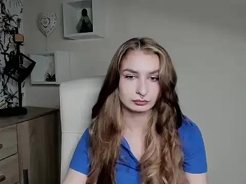 NinaBlond1 from StripChat