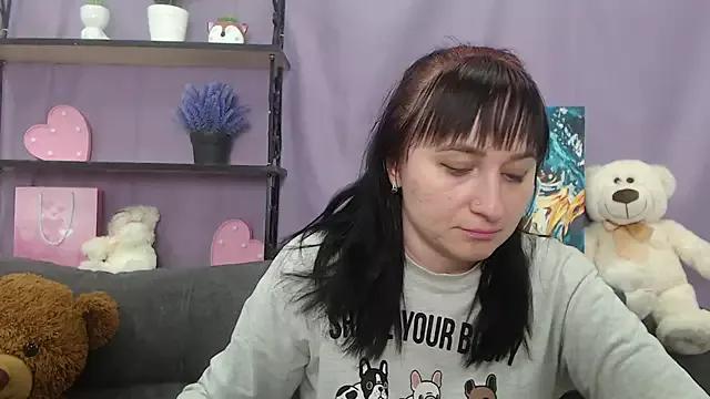 NinaFlawlees from StripChat