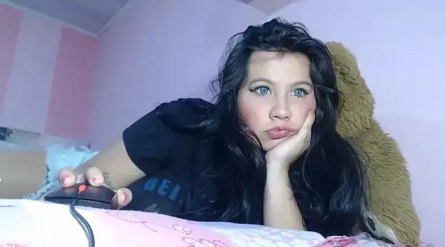 Ninakisslove from StripChat