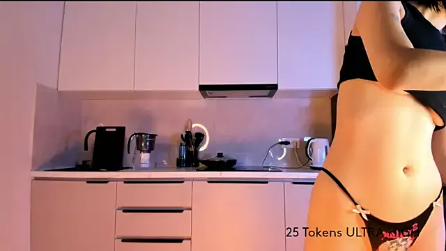 ninamini on StripChat 