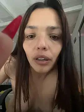 Ninavelour from StripChat