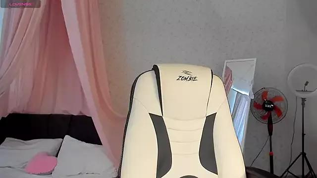 ninel_munell from StripChat is Freechat